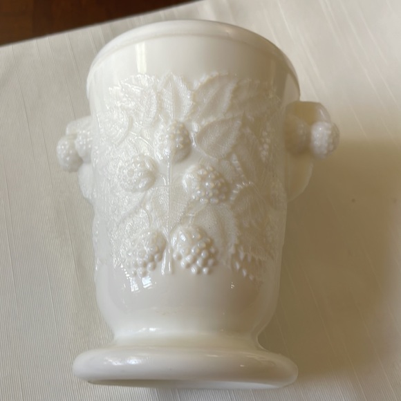 Antique EAPG Hobbs Brockunier MILK GLASS Spooner ca 1870 blackberry pattern - Picture 9 of 9